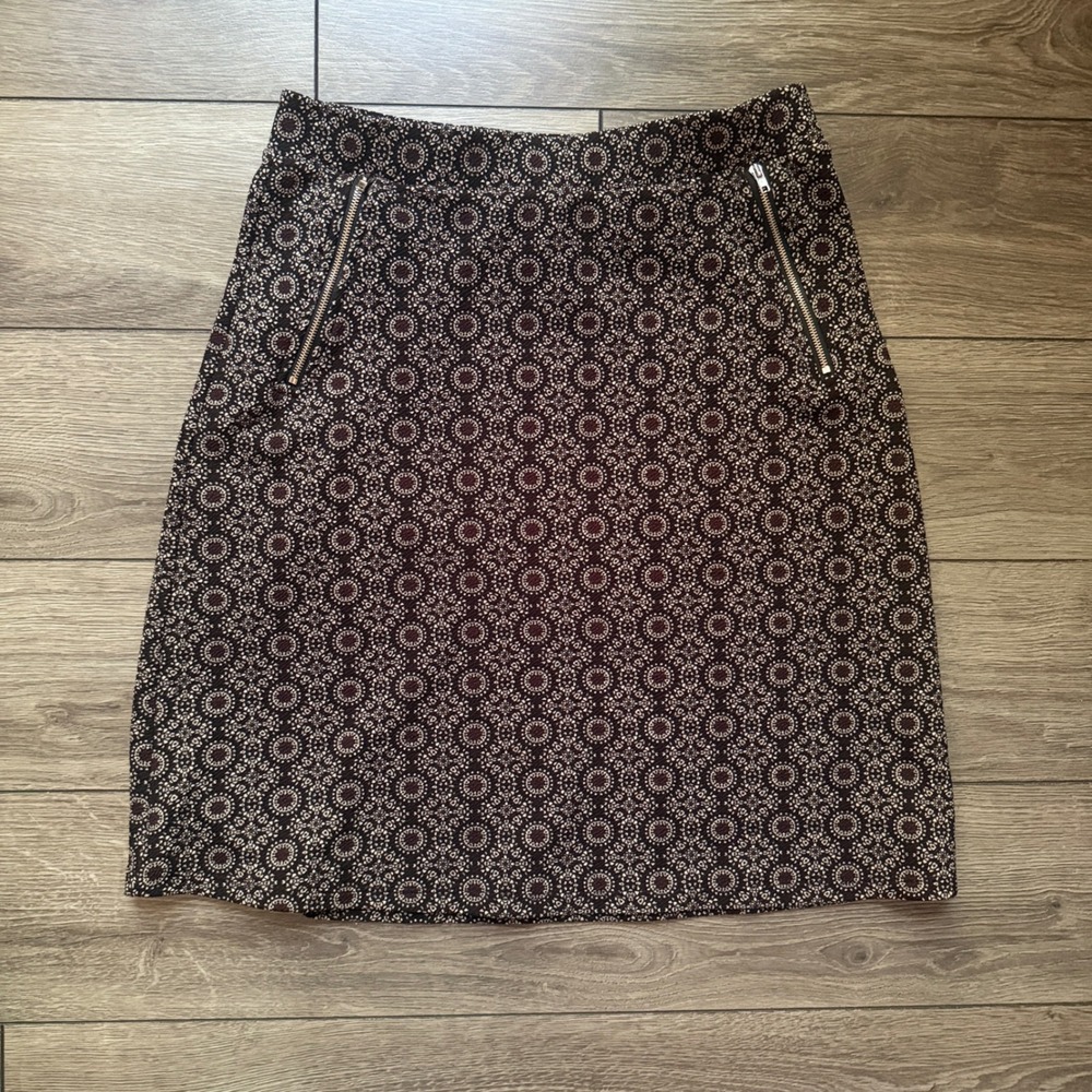 Le Lis Collection Black Cream Geometric Medallion A-Line Skirt‎ Medium Side Zips